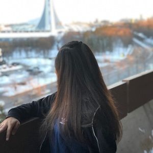 Meet your Posher, Lena